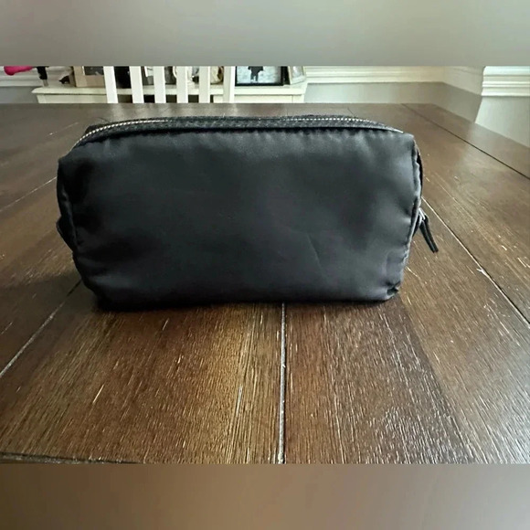 Salvatore Ferragamo Parfums cosmetics pouch - Picture 6 of 14